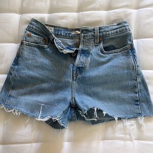 Levi Wedge Shorts